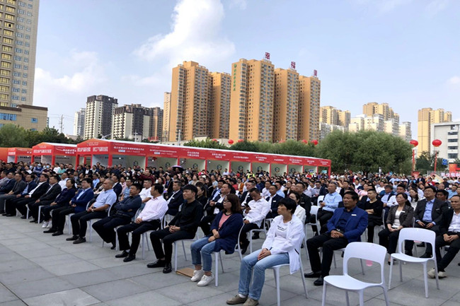 印台区扶贫主题日签约硕果累累 46个项目落地，27.22亿元资金与生猪养殖共筑脱贫新路